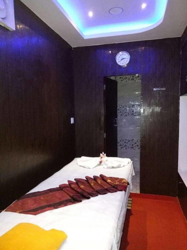Astoria Hotel Calcutta Exteriör bild