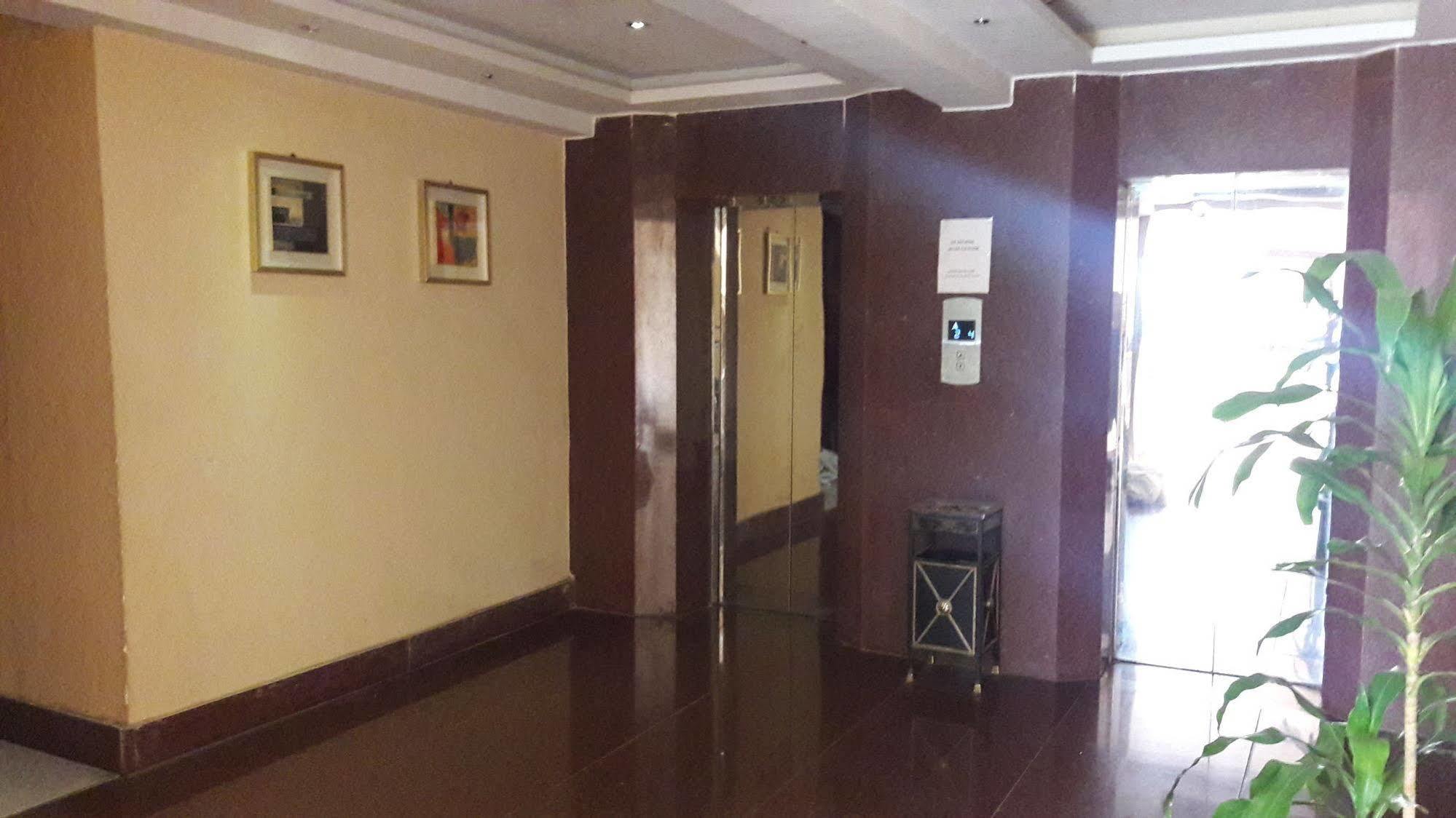 Astoria Hotel Calcutta Exteriör bild